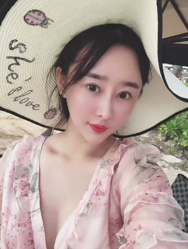 巴黎围经纪人微信